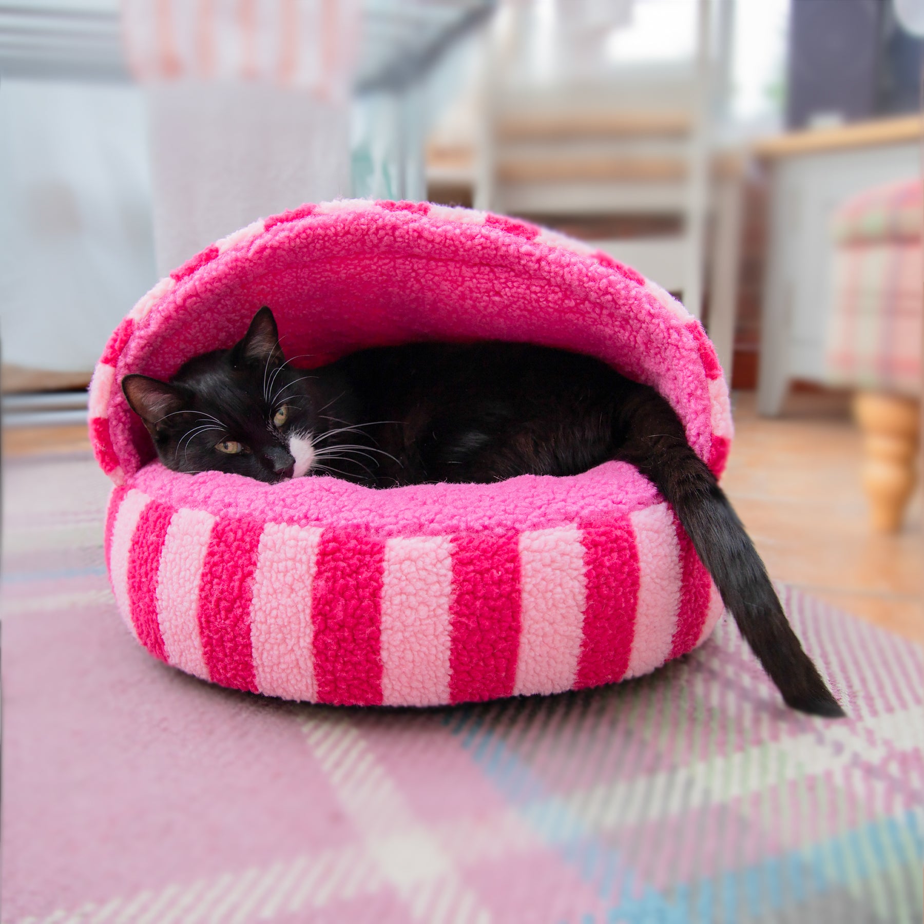 Rosewood 40 Winks Pink Striped Cosy Cat Cave