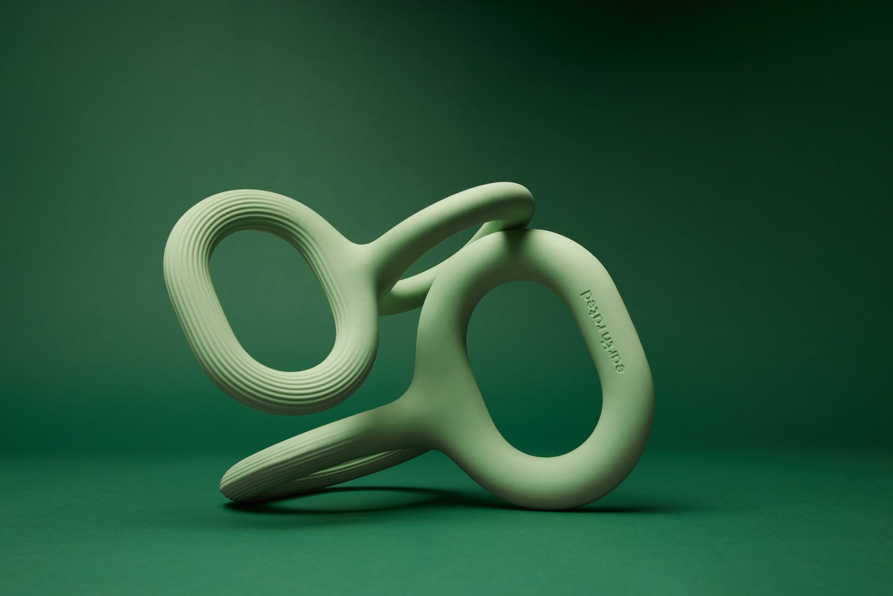 Earth Rated Tug Toy Rubber (2 sizes)